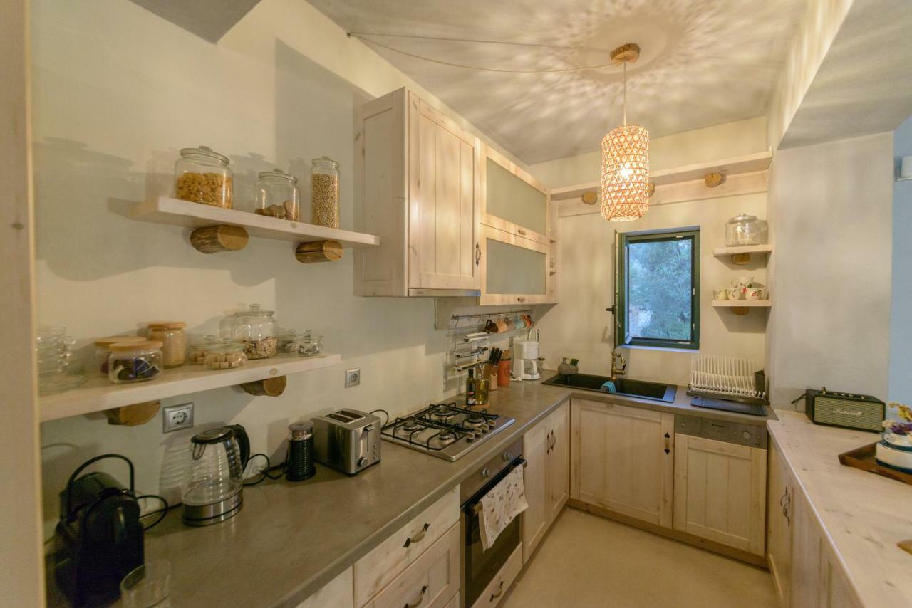 Beach Front Villa Melani Мітіліні Екстер'єр фото