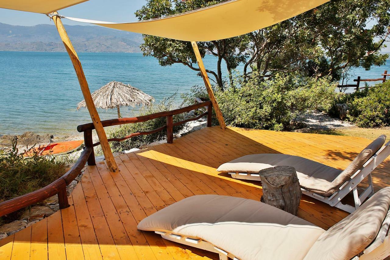 Beach Front Villa Melani Мітіліні Екстер'єр фото